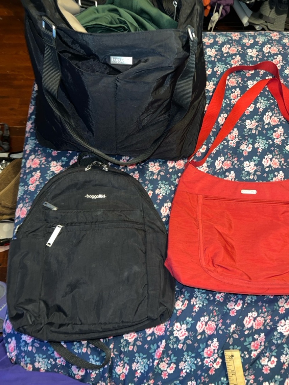 Baggallini travel bag bundle